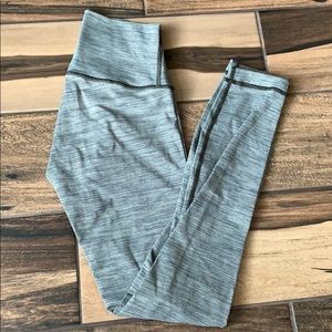 Lululemon wunder under leggings! Size 2!
